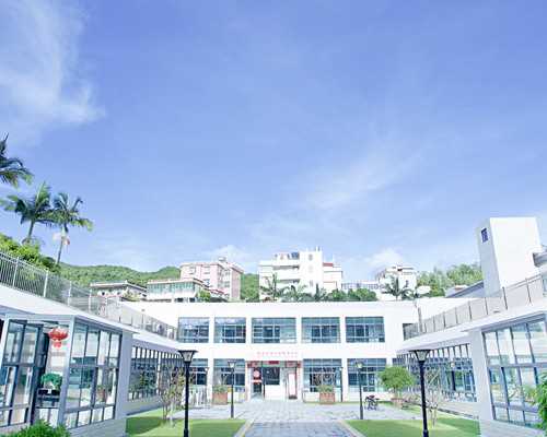 代妈白云“爱心妈妈小屋”获评市“A”级哺乳室